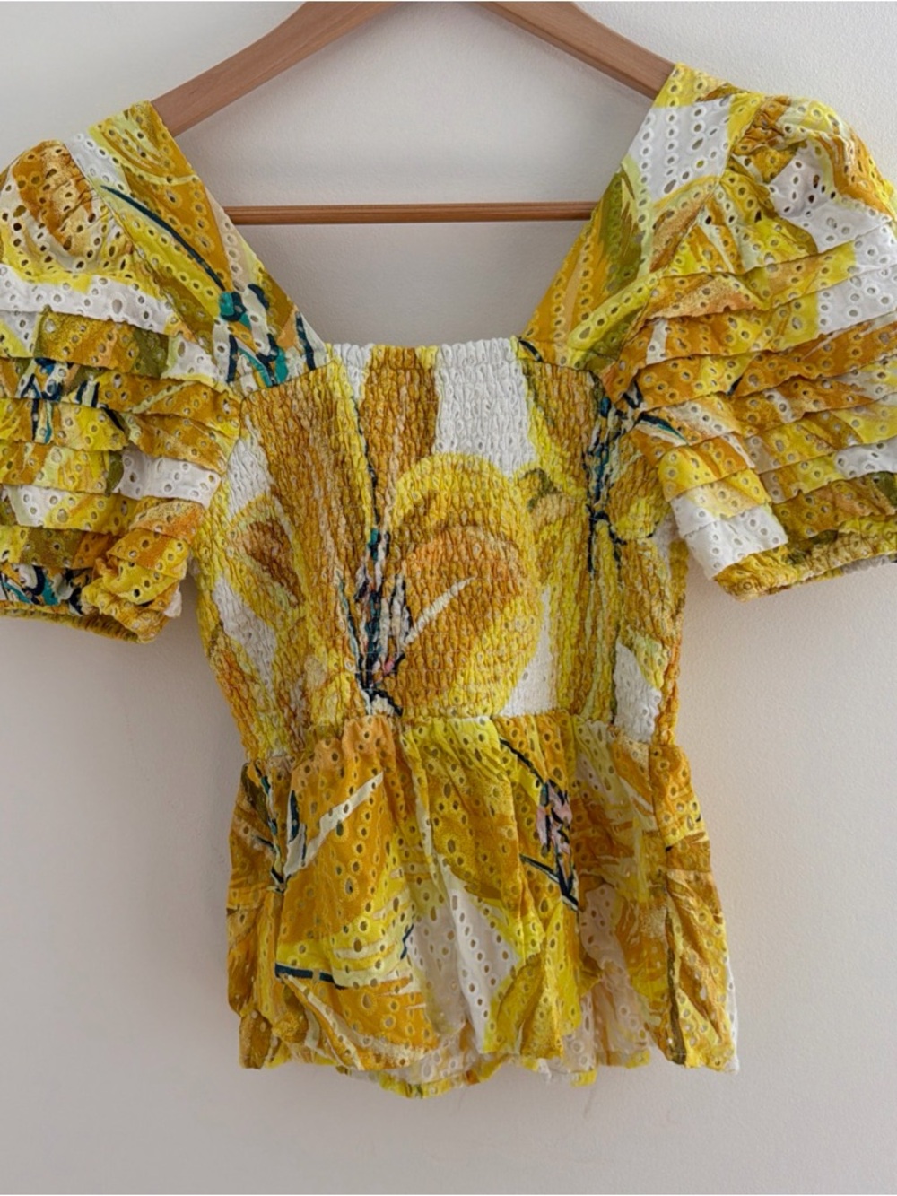 FARM RIO Azalea Yellow Floral Top XS Eyelet Smocked Puff Sleeve Tiered - Picture 9 of 9